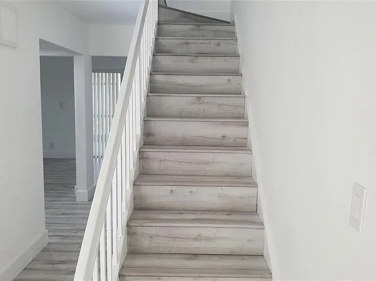 721 SE 1st Way #C13 — Photo 13