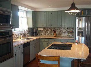 99 Dighton Ave, Portsmouth, RI 02871
