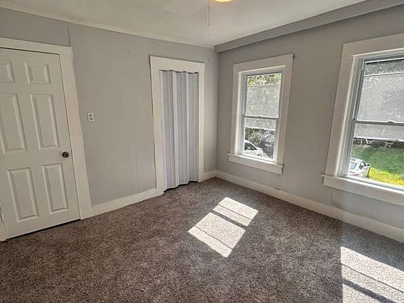 2nd image of 14-16 Maple St #16-1