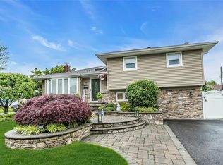 77 Lincoln Rd S, Plainview, NY 11803