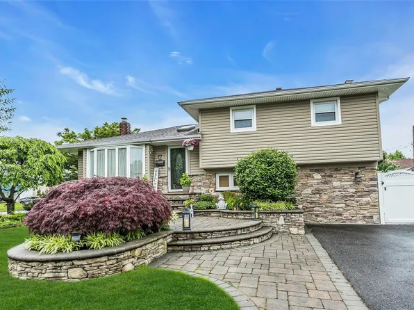 77 Lincoln Road S, Plainview, NY 11803