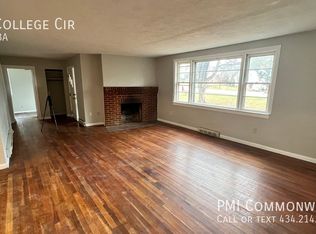 126 College Cir, Staunton, VA 24401