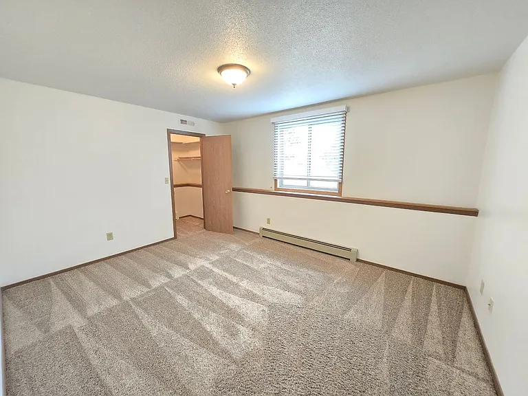 Pebble Creek Apartments — Photo 13