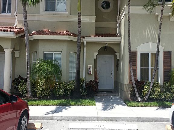 2nd image of 10763 NW 83rd Ter Unit 5