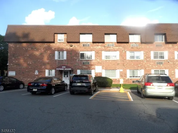 255 Tucker Ave #301, Union Twp., NJ 07083