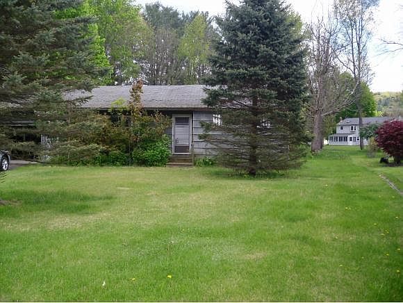 1st image of 13 Meadow Ln
