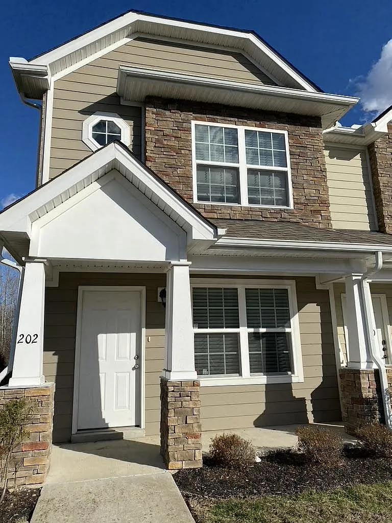 2 bed, 2.5 bath, 1312 sqft, $1,745 — Photo 1