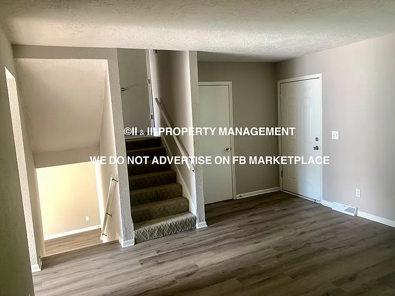 6102 Newton St — Photo 12
