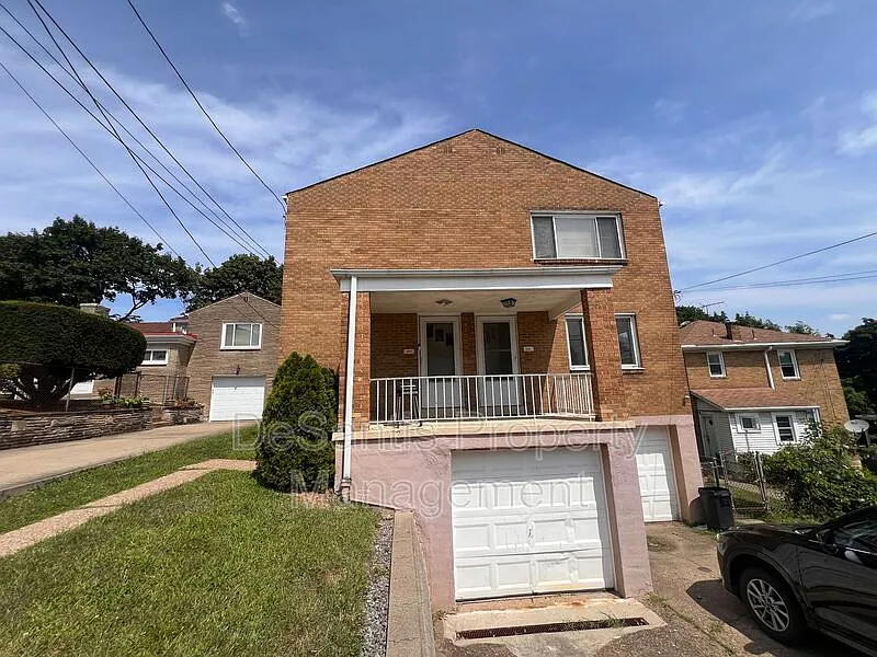 1123 Clippert St photo 1