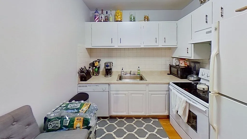 1 bed, 1.0 bath, 663 sqft, $1,900 — Photo 4