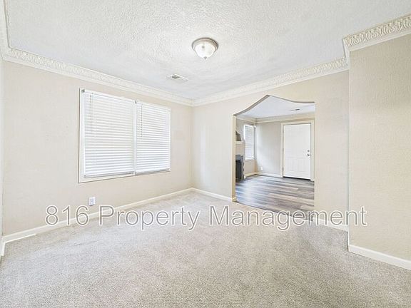 5th image of 4241 Paseo Blvd #B