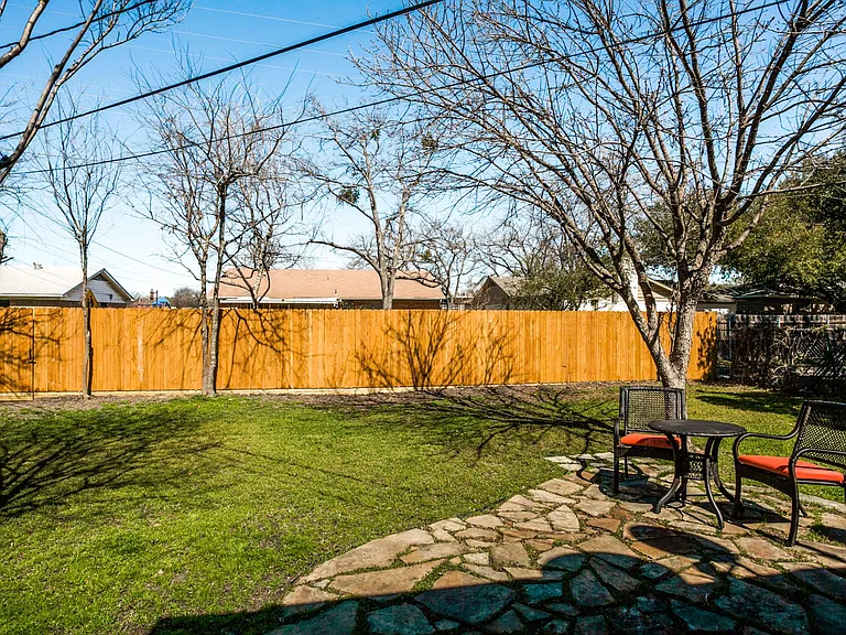 512 Vernet St — Photo 14