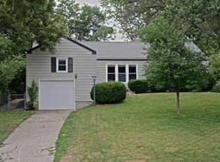 8605 Sleepy Hollow Rd, Kansas City, MO 64131