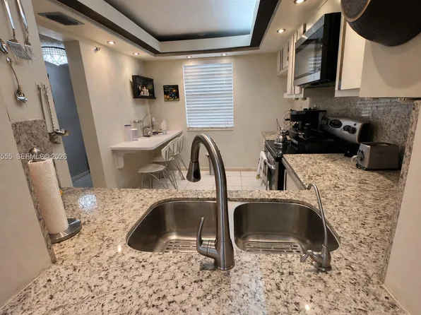 3910 Inverrary Blvd APT 603B, Lauderhill, FL 33319