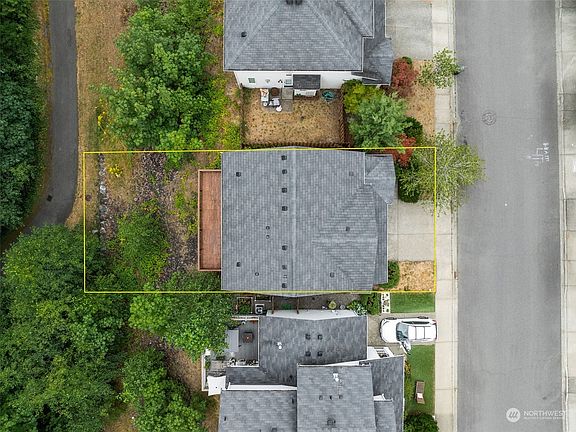 2nd image of 1270 Ebbets Drive SW