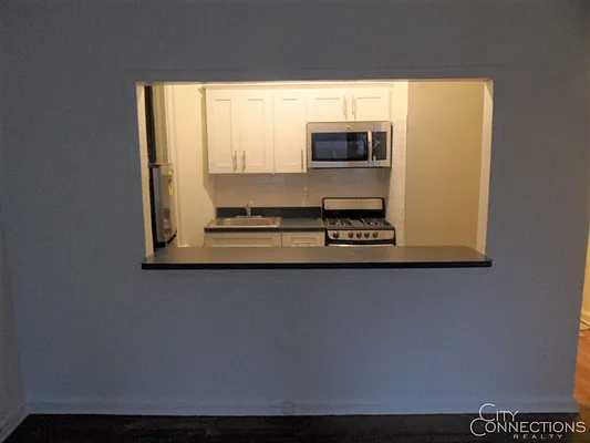 Rented by City Connections Realty | media 3