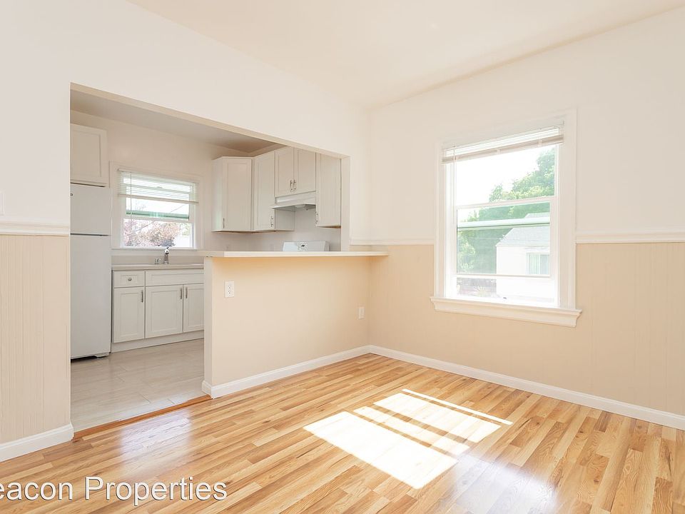 1st image of 527 1/2 59th St #10122737
