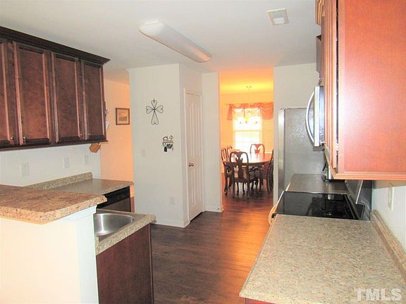 4th image of 310 Lawton Dr