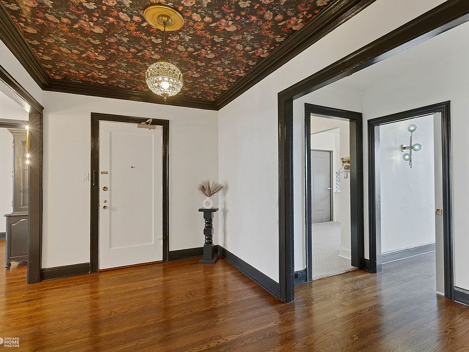 2nd image of 5555 S Everett Ave #14-E