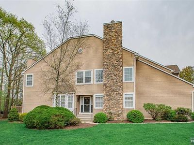 16 Hunter Rd N, North Haledon, NJ, 07508