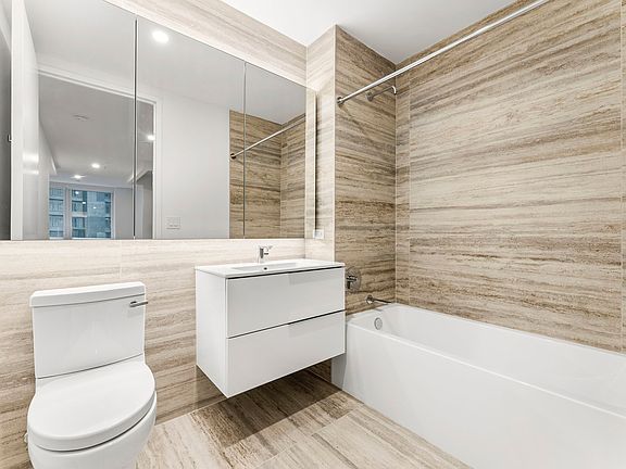 4th image of 55 Broad St #902