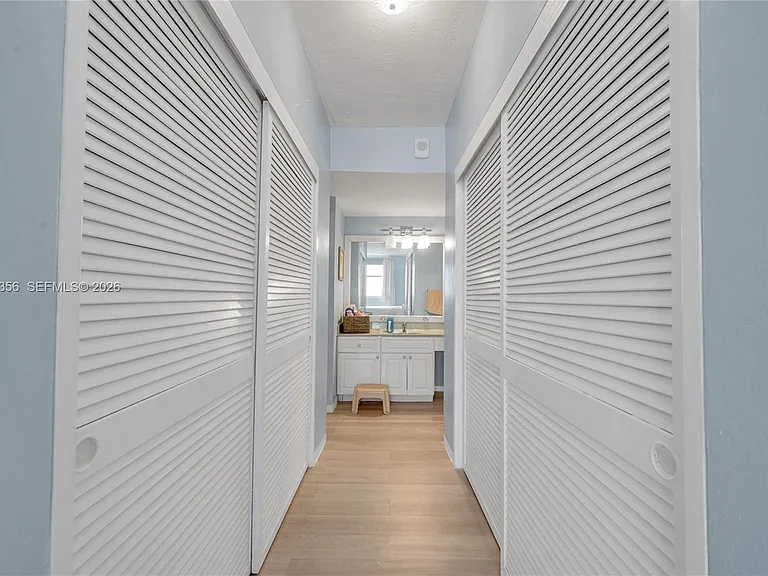 5001 Collins Ave #4E — Photo 13