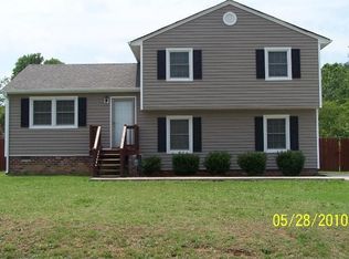 21424 Bridle Path Dr, South Chesterfield, VA 23803