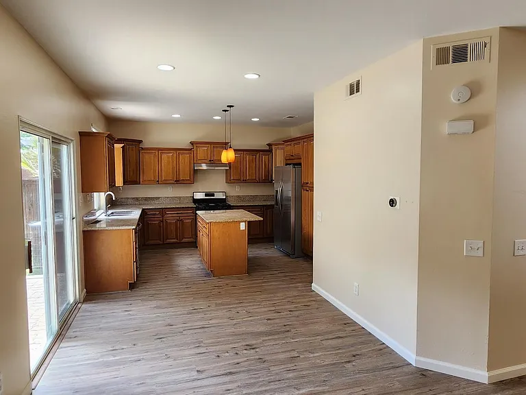 30067 Laurel Creek Dr — Photo 4