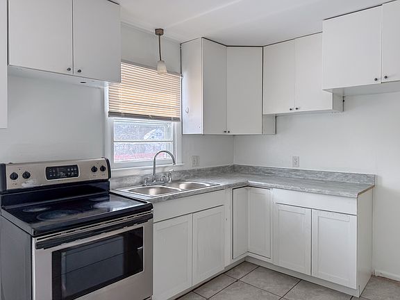 4th image of 154 Chauncey St