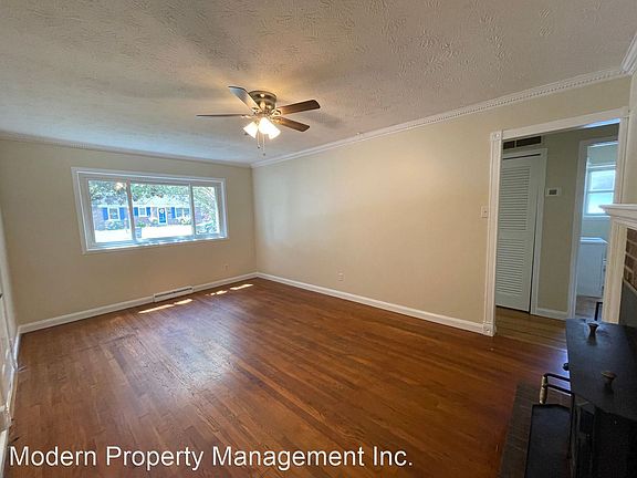 3rd image of 1709 Knoxville Ct