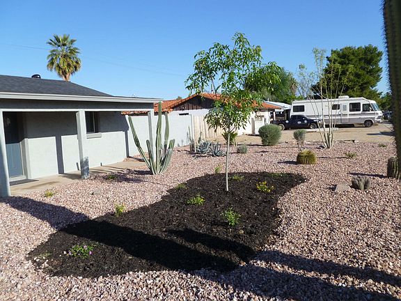 5th image of 2938 N 47th Ave