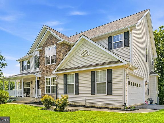5th image of 6 Towering Oaks Dr