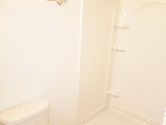 4th image of 3303 N 16th St Floor 3