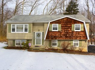 37 Dogwood Dr, Andover, NJ 07821