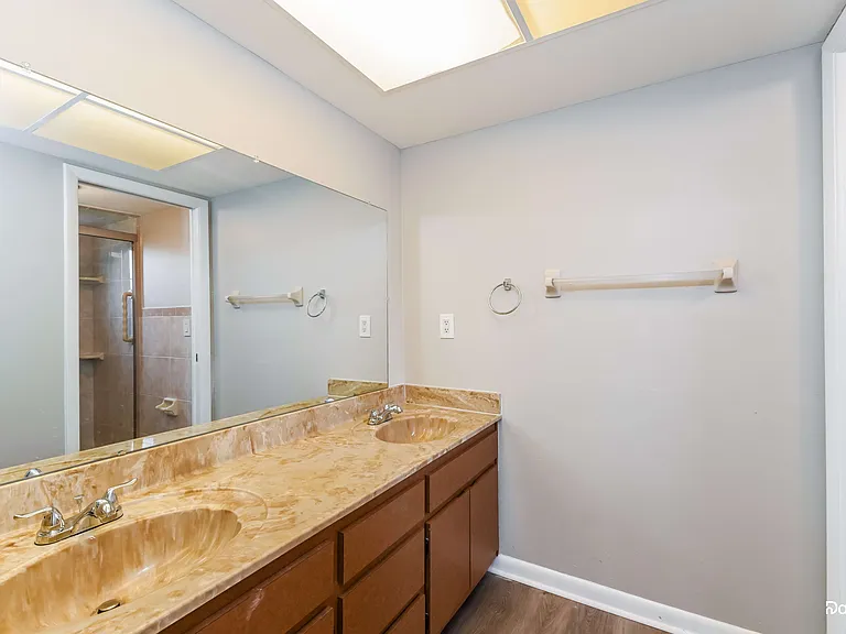 1408 SE 22nd Ter — Photo 11