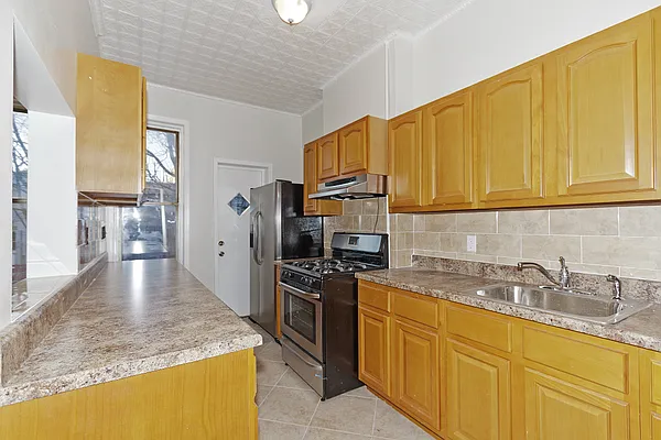 Rented by Coldwell Banker Mid Plaza Real Estate | media 10