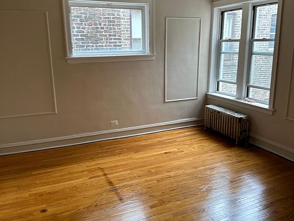 2nd image of 7828 S Essex Ave #3S