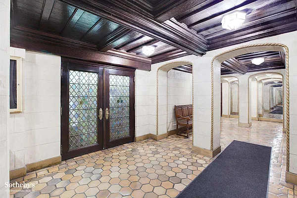 Sold by Sotheby's International Realty | media 6