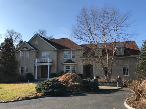 131 Woodside Dr, Greenwich, CT 06830