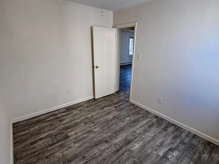 29 Huddy Ave — Photo 11