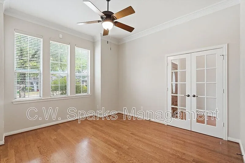 5 bed, 3.5 bath, 3419 sqft, $4,250 — Photo 4