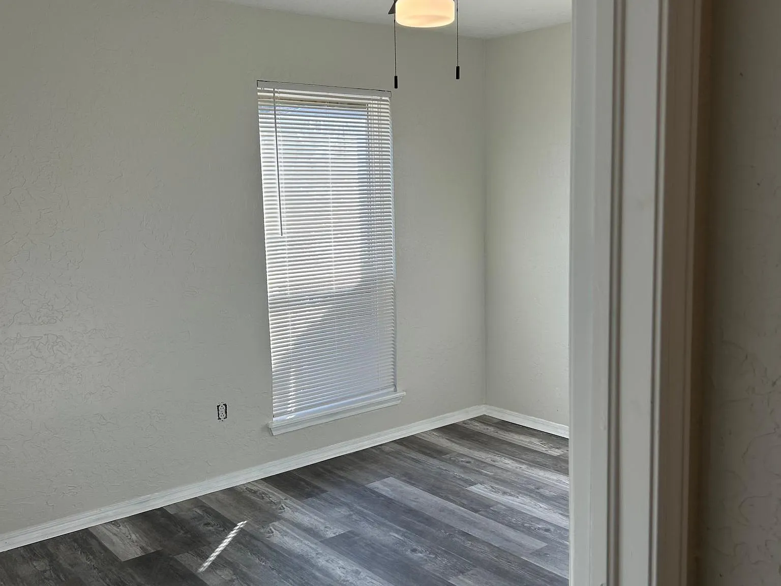 3 bed, 2.5 bath, 1690 sqft, $1,500 — Photo 4