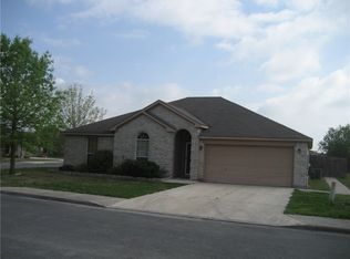 633 Winecup Cir, Lockhart, TX 78644