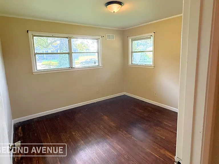 4056 Hermitage Dr — Photo 6