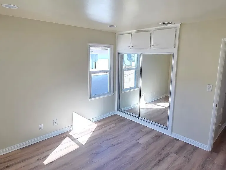 1818 Calamar Ave — Photo 8