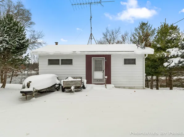 11331 Riverside Dr, Stanwood, MI 49346