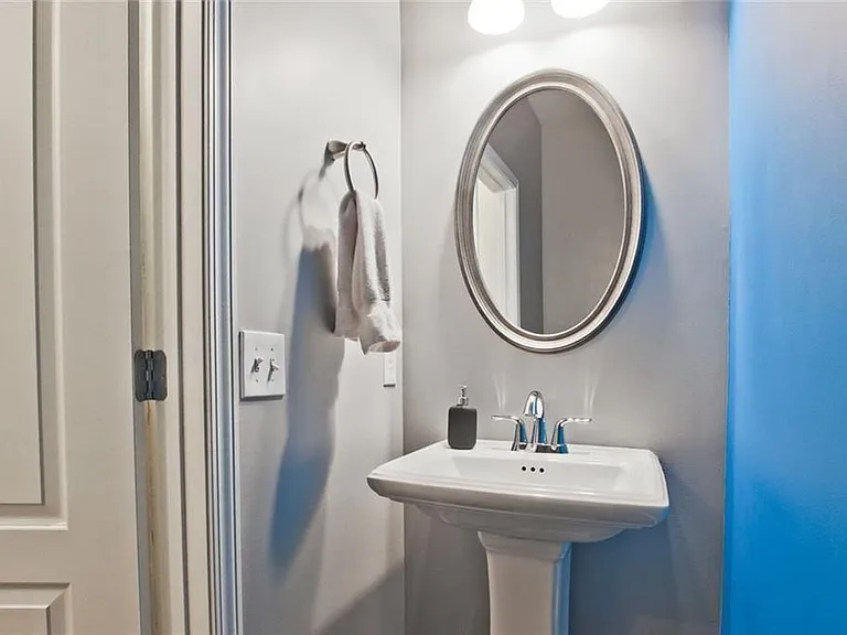 112 Davina Dr — Photo 16