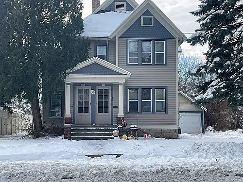 229 E. Irving Photo 1