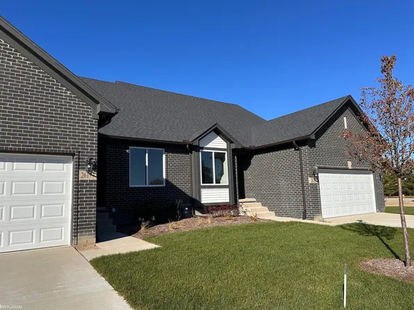 26185 Juliagrove Ln, Chesterfield, MI 48051
