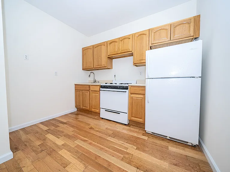 543 Kosciuszko St #1F — Photo 6
